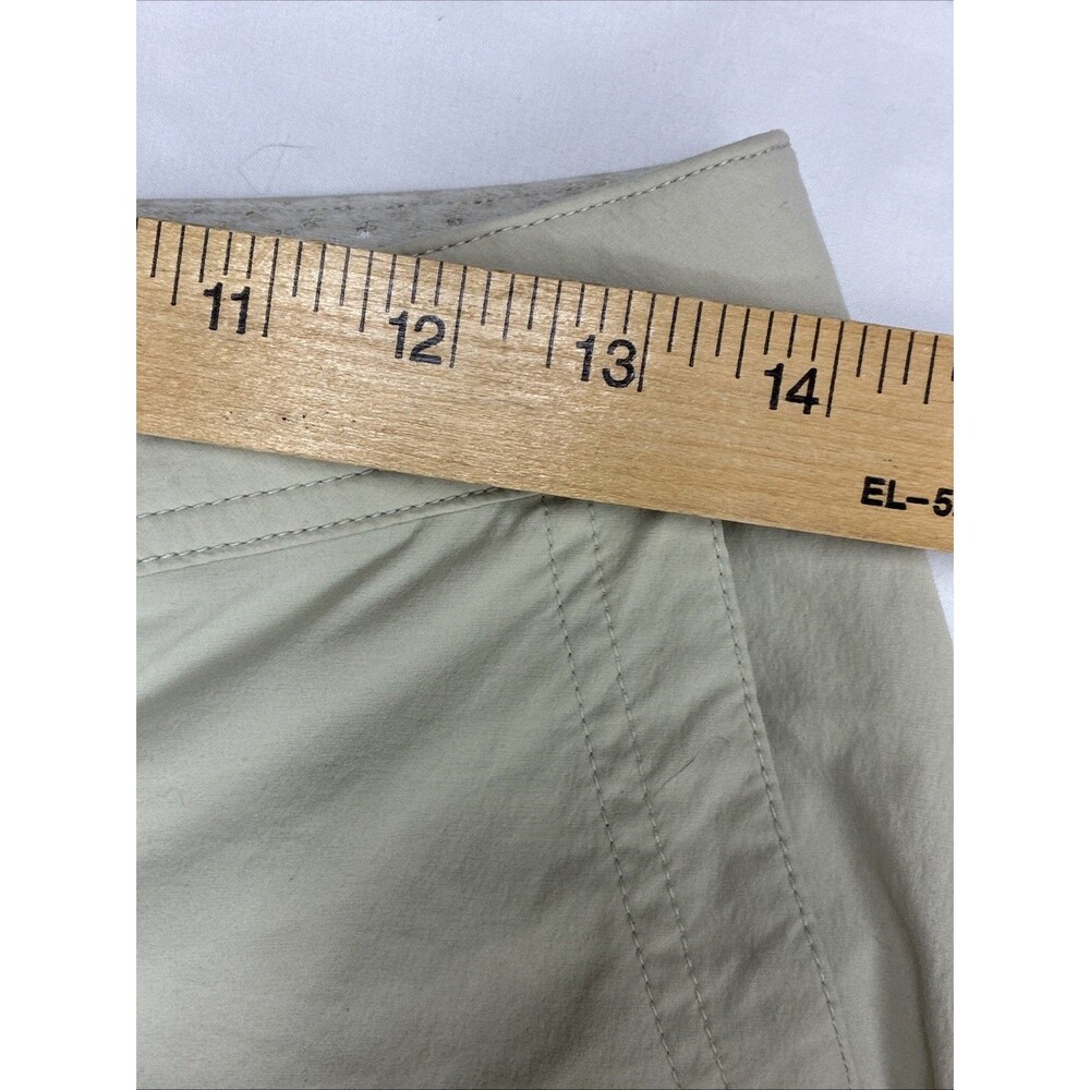 LL Bean Nylon Cropped Cargo Pants Sz 4P Tan Khaki Adjustable Waist Gorp Outdoor - Picture 5 of 16